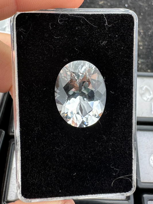 Faceted Herkimer Diamond Oval 14.11 ct, 19 x 14.6 mm