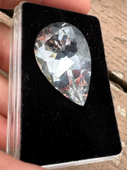 Faceted Herkimer Diamond Pear 25 ct, 16.2 x 26.6 mm