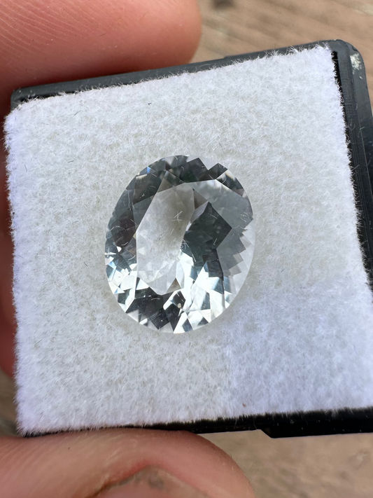 Faceted Herkimer Diamond Oval 3.66 ct, 11.6 x 9.8 mm