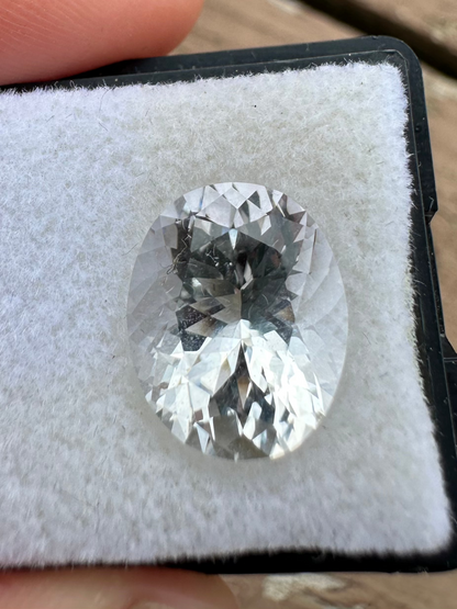 Faceted Herkimer Diamond Oval 6.16 ct, 13.2 x 11.1 mm