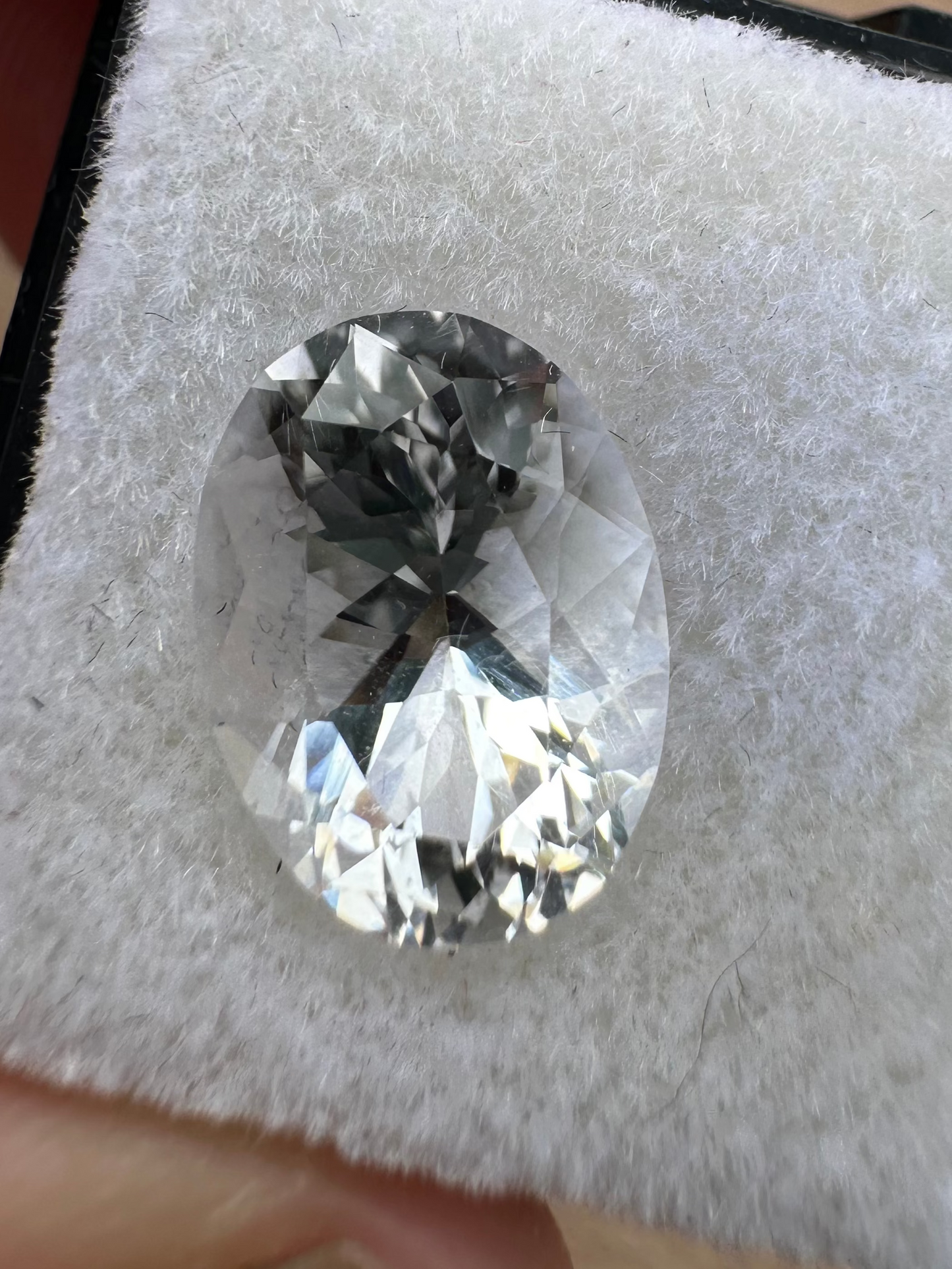 Faceted Herkimer Diamond Oval 3.90 ct, 12.1 x 9.1 mm